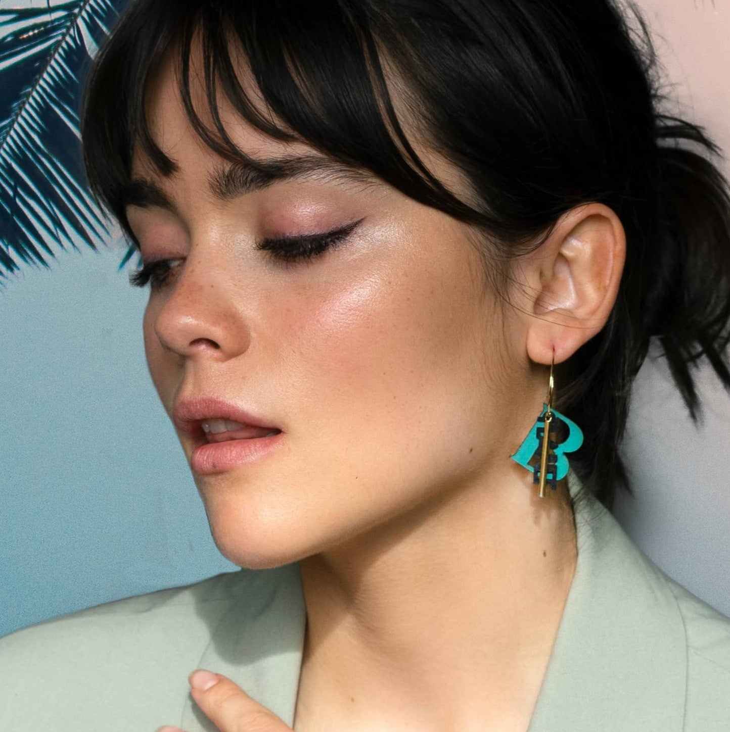 Des boucles d’oreilles dépareillées pour la planète