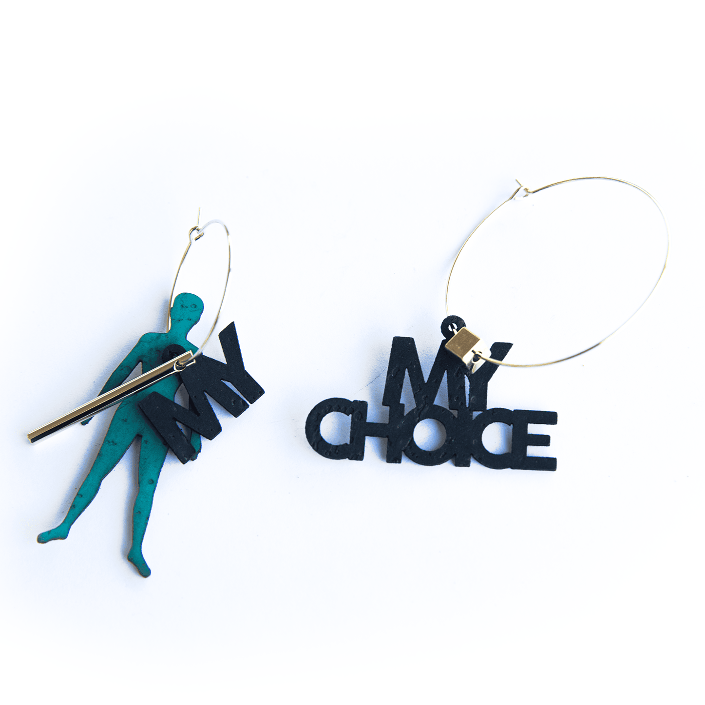 Boucles d'Oreilles Dépareillées "My Body My Choice" - Packaging et Accessoires
