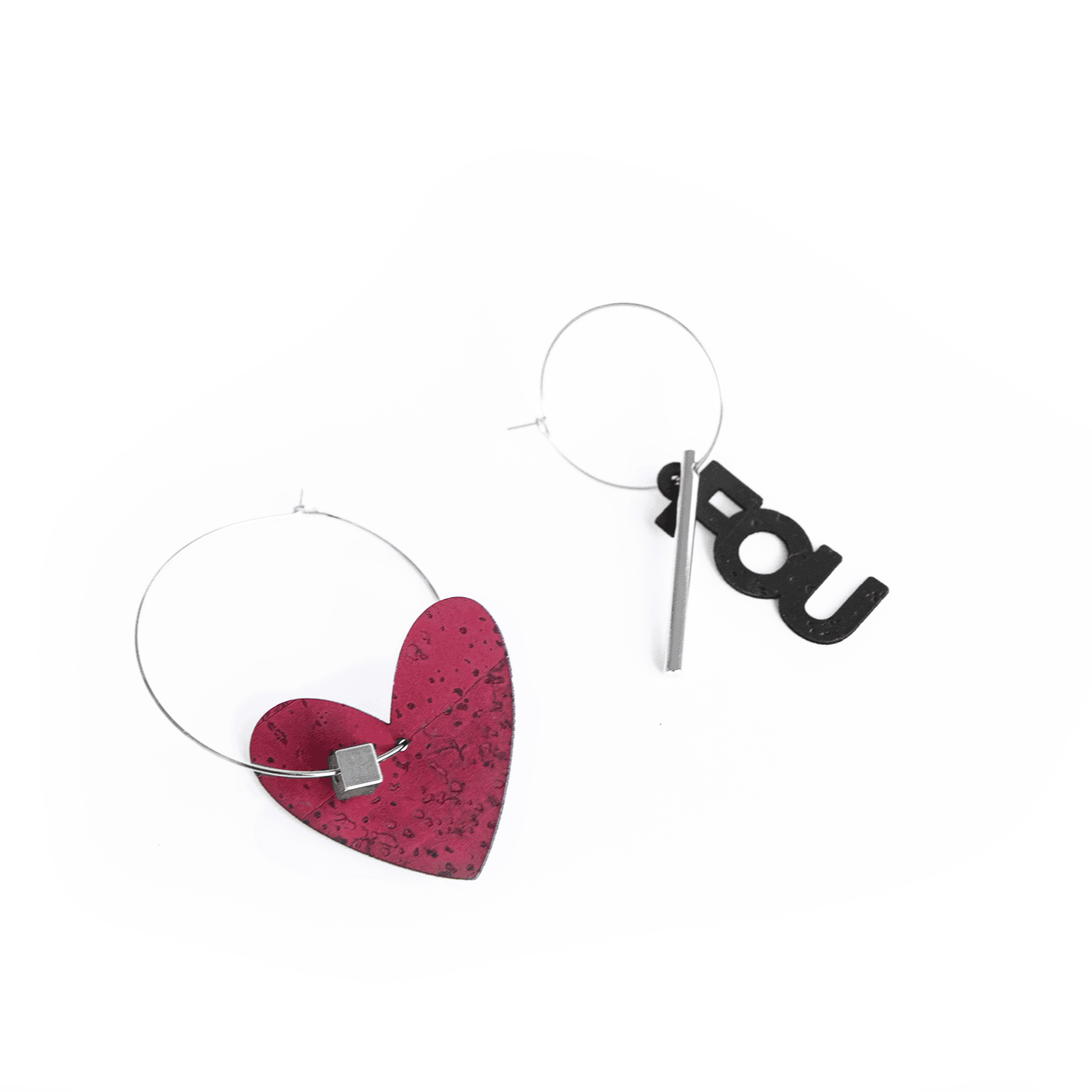 Boucles d'oreilles dépareillées "AMOUR FOU" - Un bijou pour les amoureuses de l'imprévu