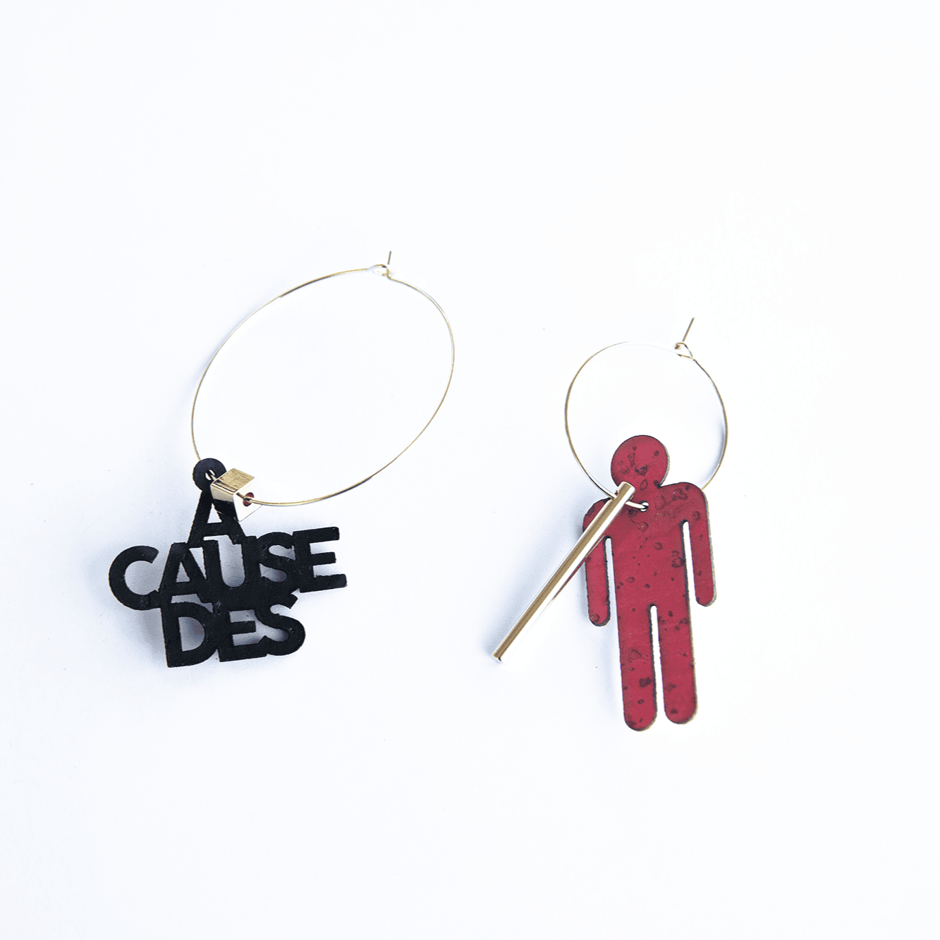 Créoles Dépareillées "À cause des garçons" - Bijoux Uniques et Tendance