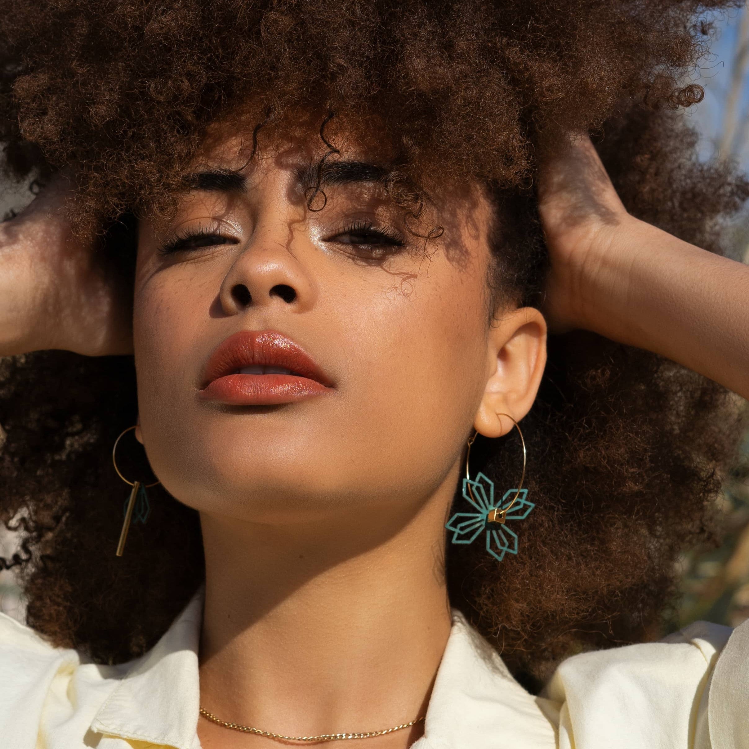 Créoles dépareillées "Vénus et Mars" – bijoux turquoise modernes