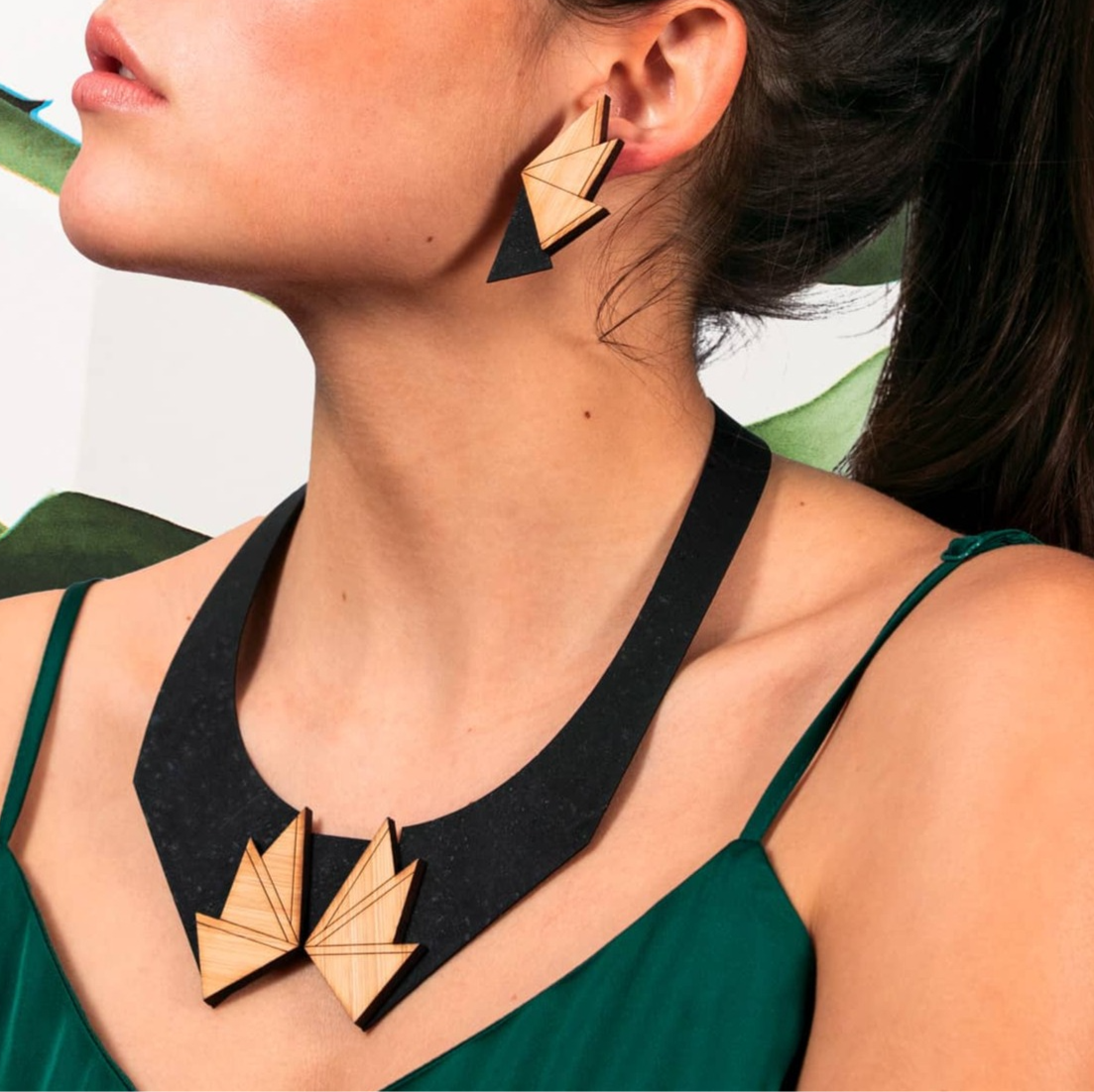 JULIA_BO_COLLIER_BAMBOU_FEUILLES_LT_edited_edited.png