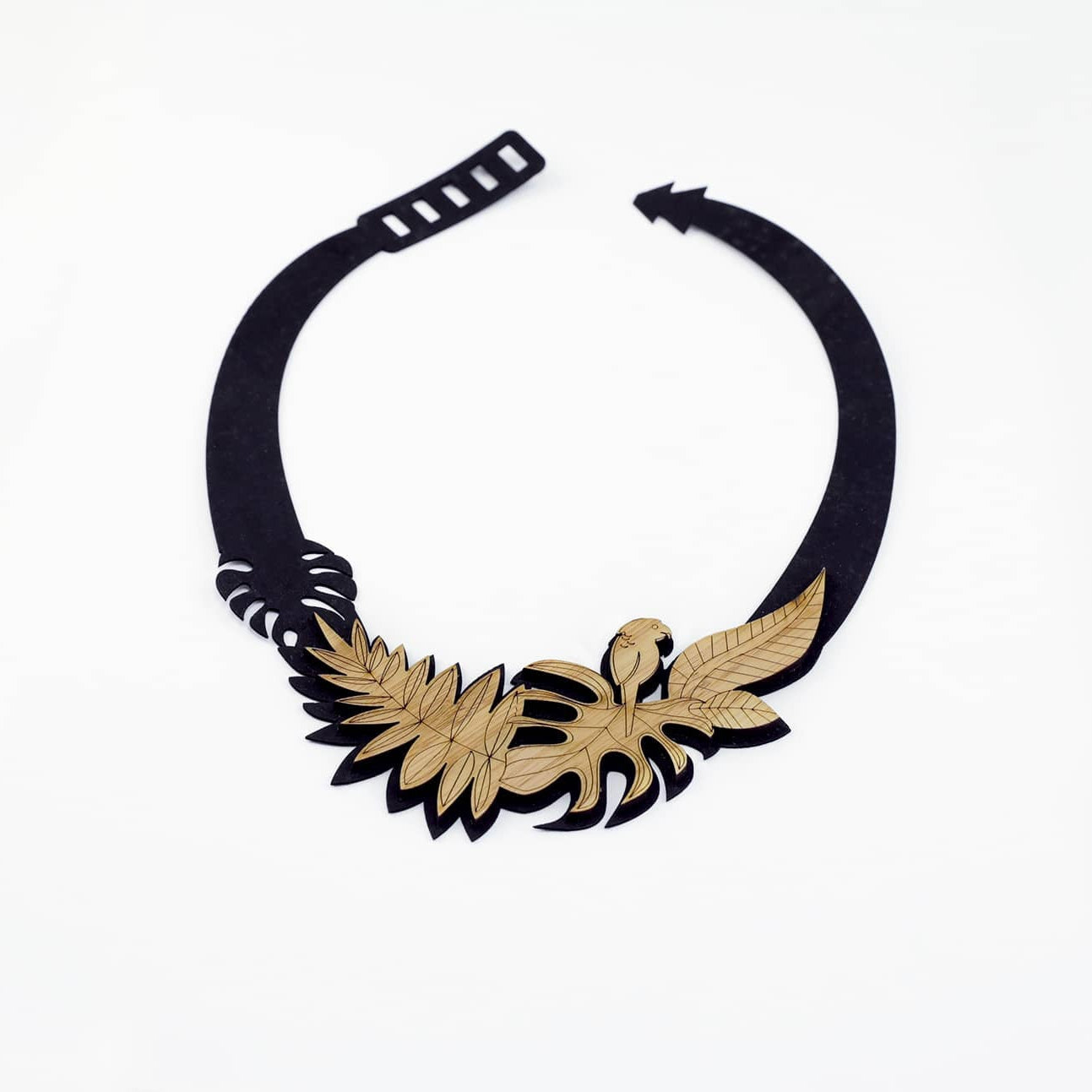 COLLIER_MASSALIA_FACE_LT.jpg