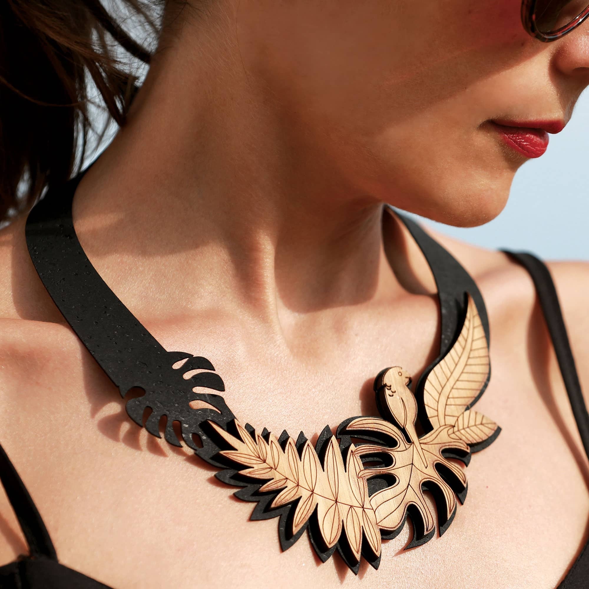 COLLIER_MASSALIA_PORTE2_LT.jpg