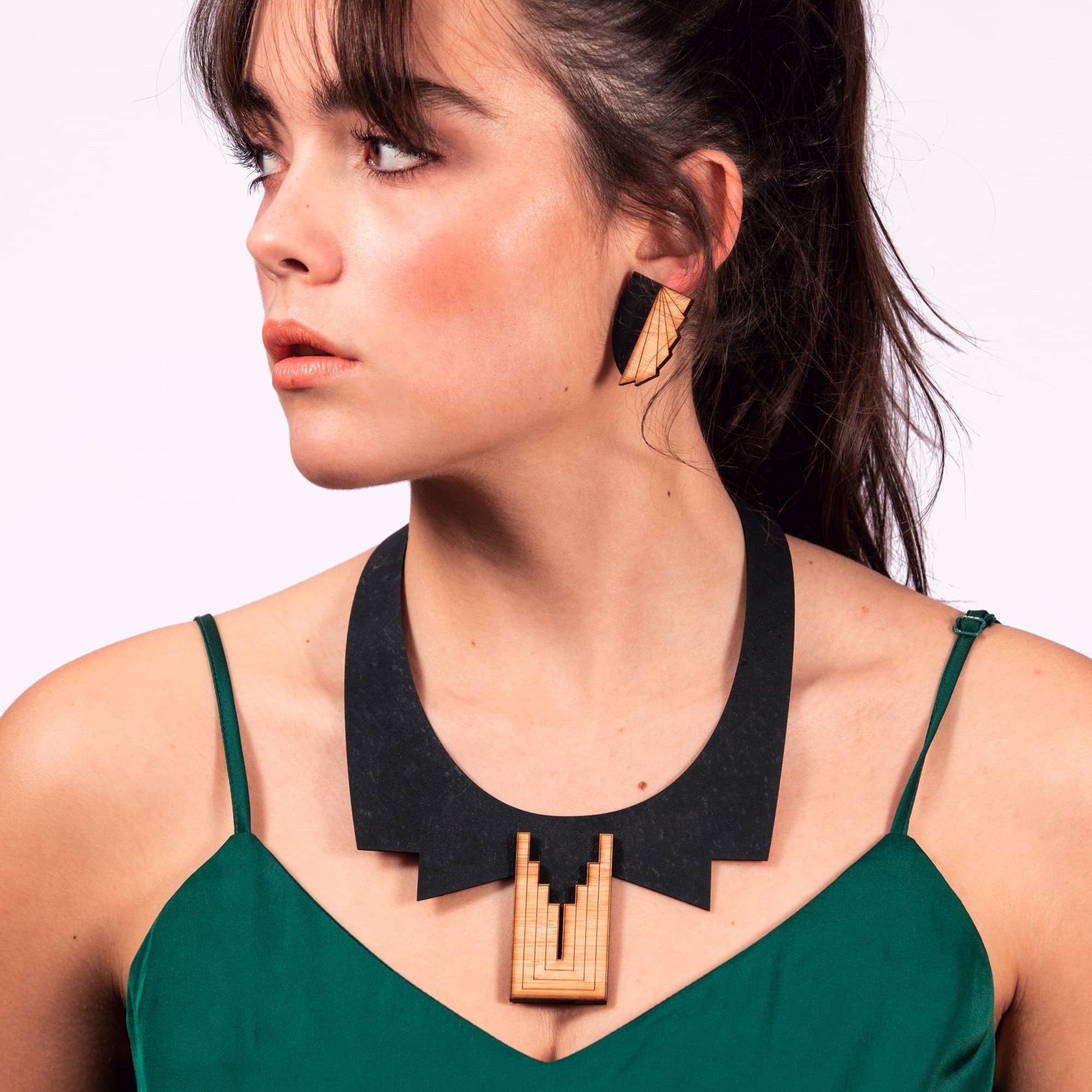 BO_JULIA_EMPIRE_COLLIER_BAMBOU_LT.jpg