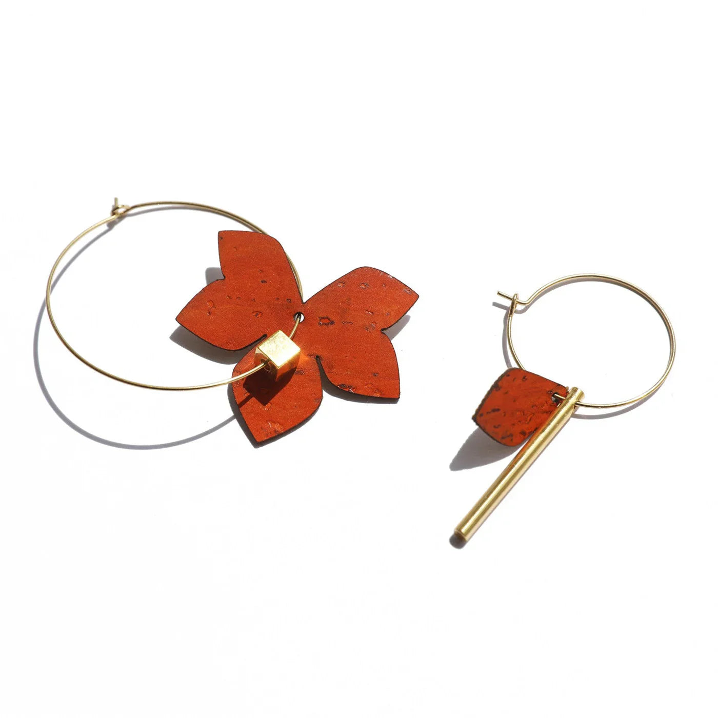 Boucles d'oreilles pendantes : Élégance et mouvement à vos oreilles