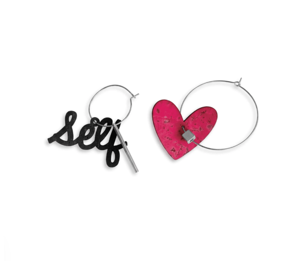 Apprenez à choisir vos boucles d’oreilles selon son style pour trouver celles qui mettent vraiment votre look en valeur ici!