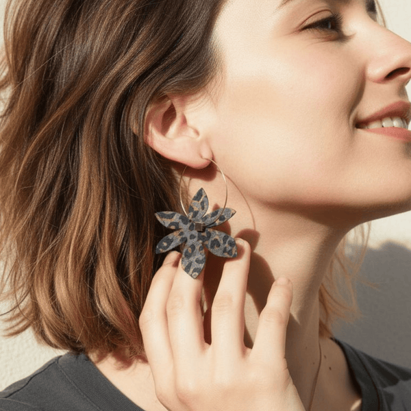 Des créoles motifs léopard fabriquées en France artisanalement 