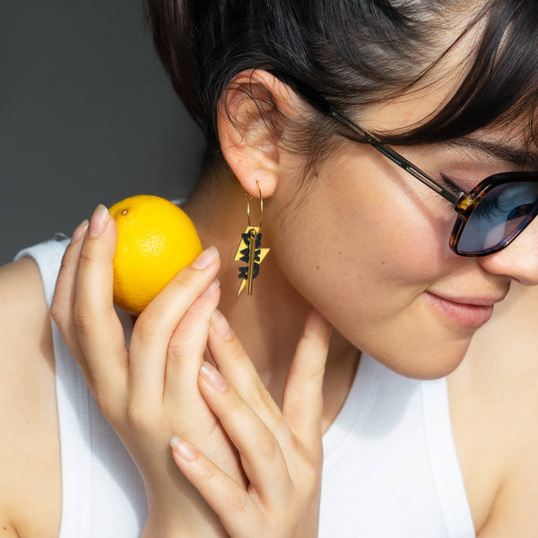 Faites entendre votre voix - Portez les créoles "GIRL POWER" avec fierté