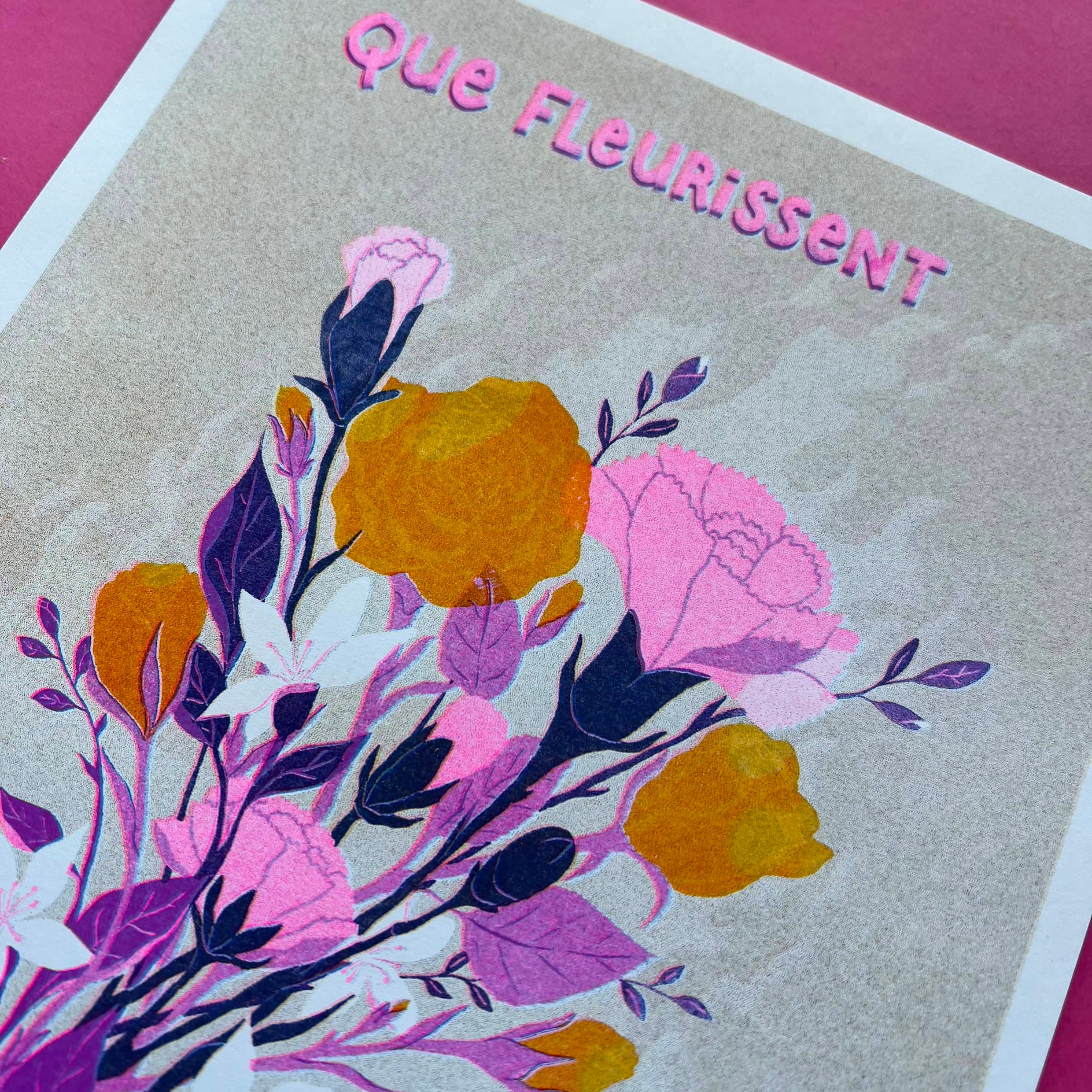 Détail affiche risographie Que fleurissent nos luttes — bouquet floral orange rose et violet signé STORM x Matcha Paris
