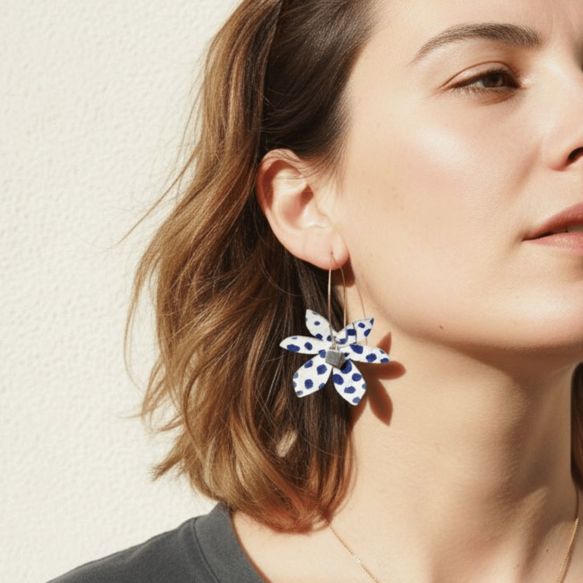 Boucles d'oreilles créoles motif petits pois fabriquées en France