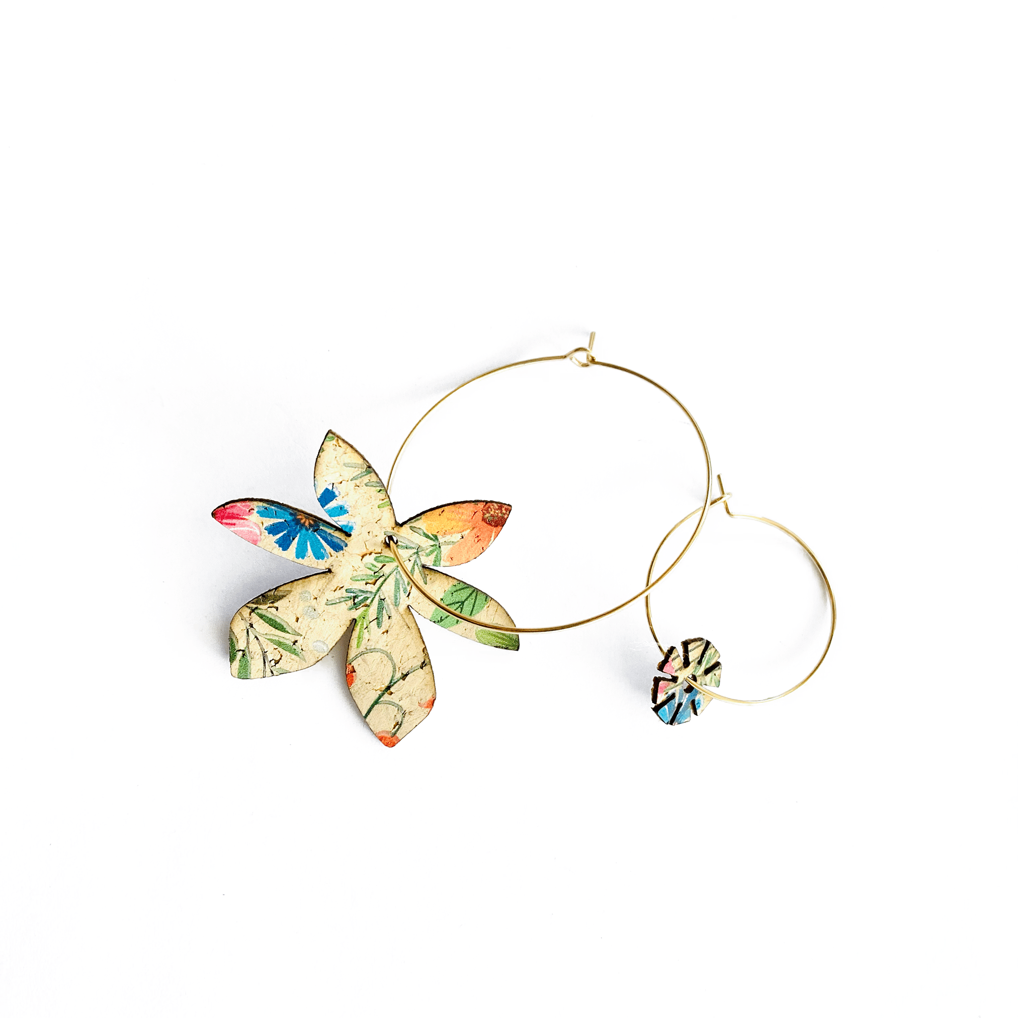 Boucles d'oreilles dépareillées Brangelina Champêtre kit Essentiel or — créoles dorées liège imprimé floral Matcha bijoux