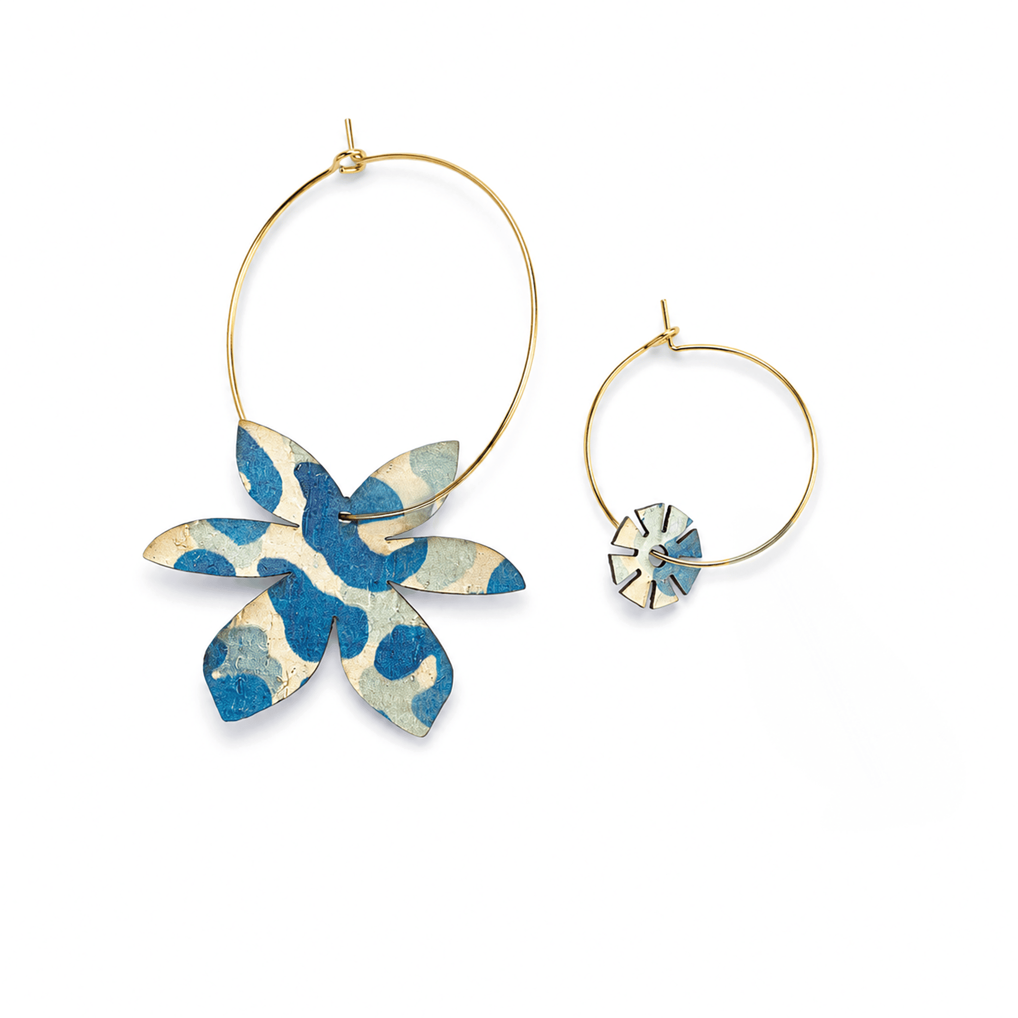 Boucles d'oreilles dépareillées Brangelina Tinos kit Essentiel or — créoles dorées liège imprimé léopard bleu cobalt Matcha Paris