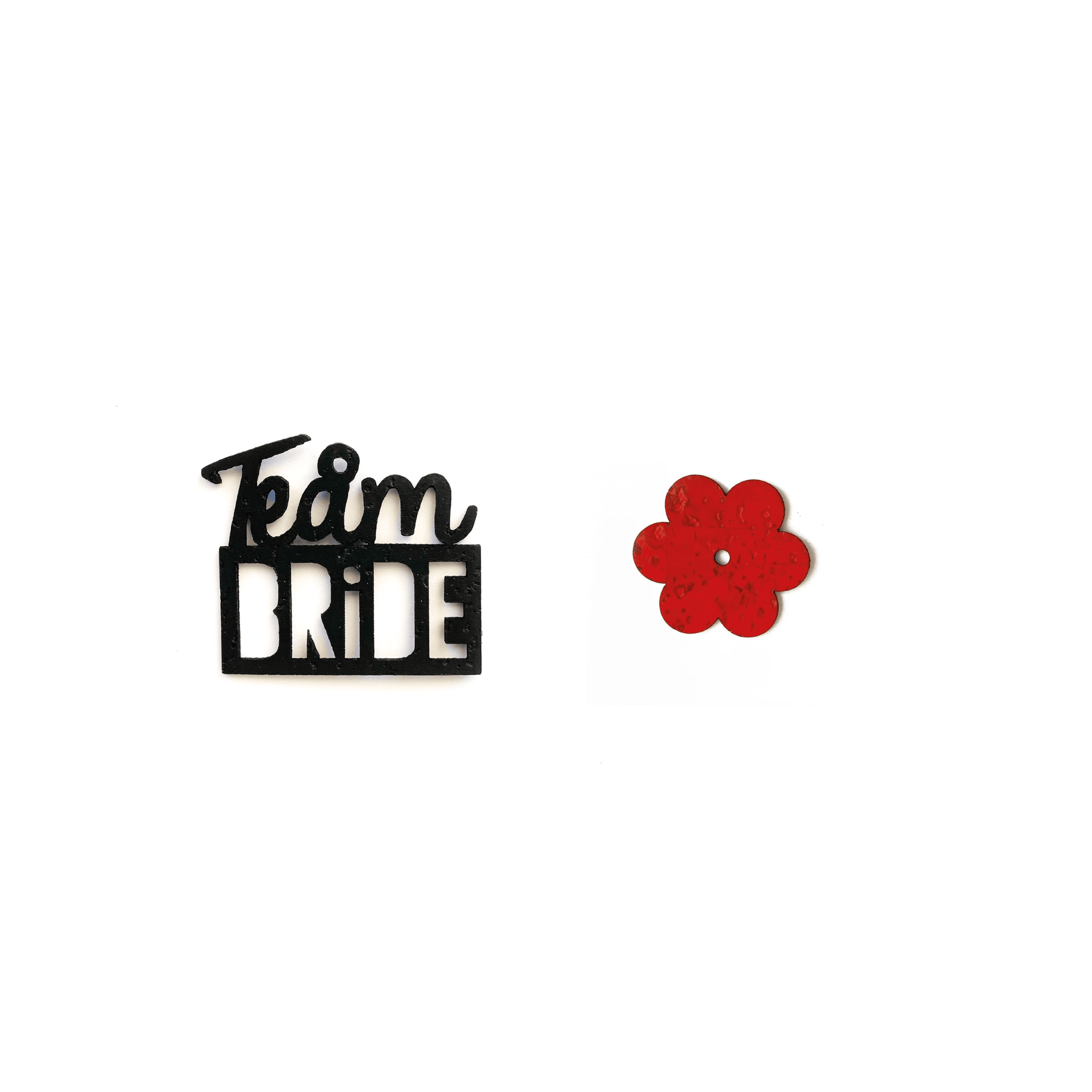 breloque team bride avec fleur rouge en liège pour boucles d’oreilles dépareillées accessoire EVJF bijou personnalisable femme