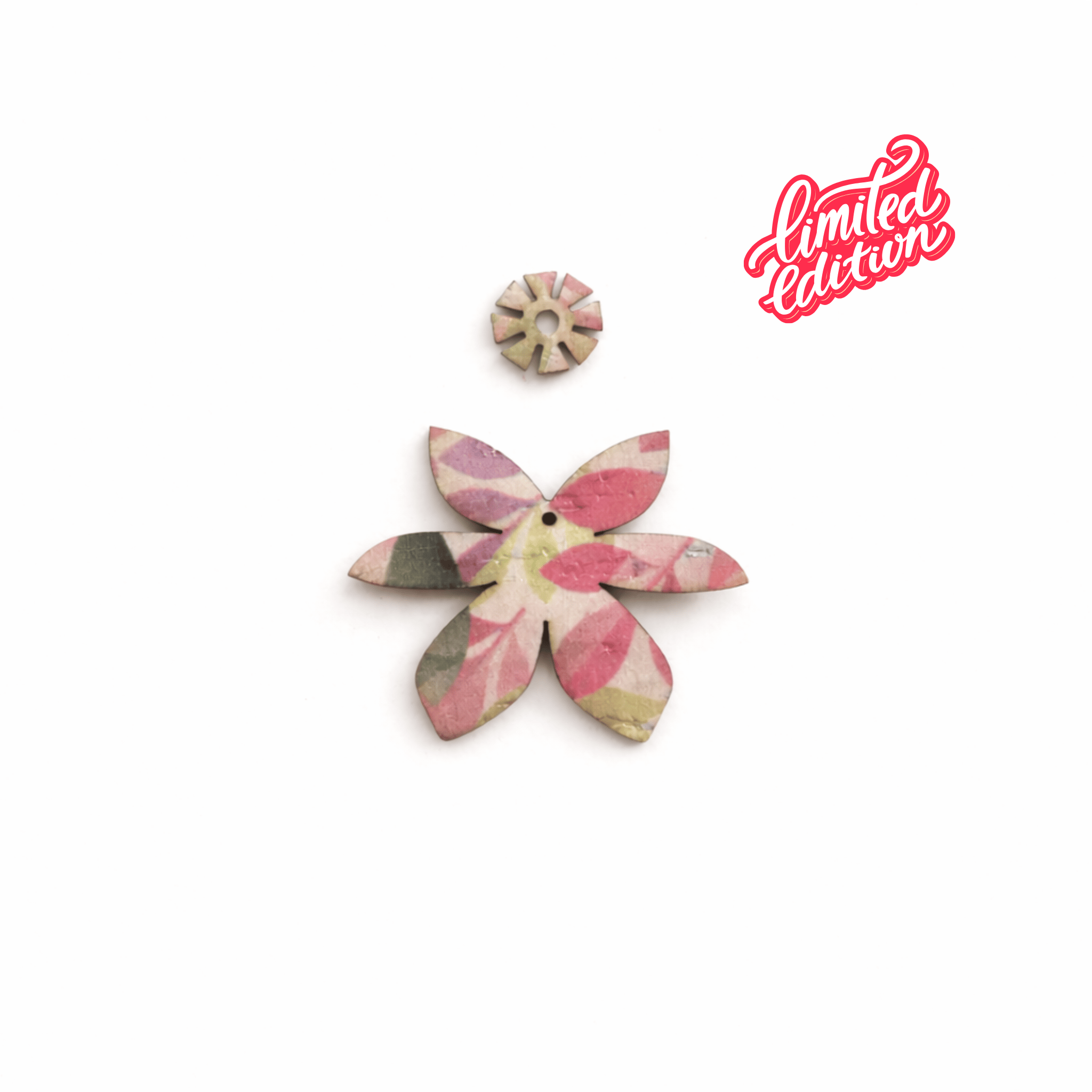 Breloques Brangelina Botanica en édition limitée, éléments floraux pour boucles d’oreilles dépareillées, bijoux artisanaux aux couleurs botaniques.