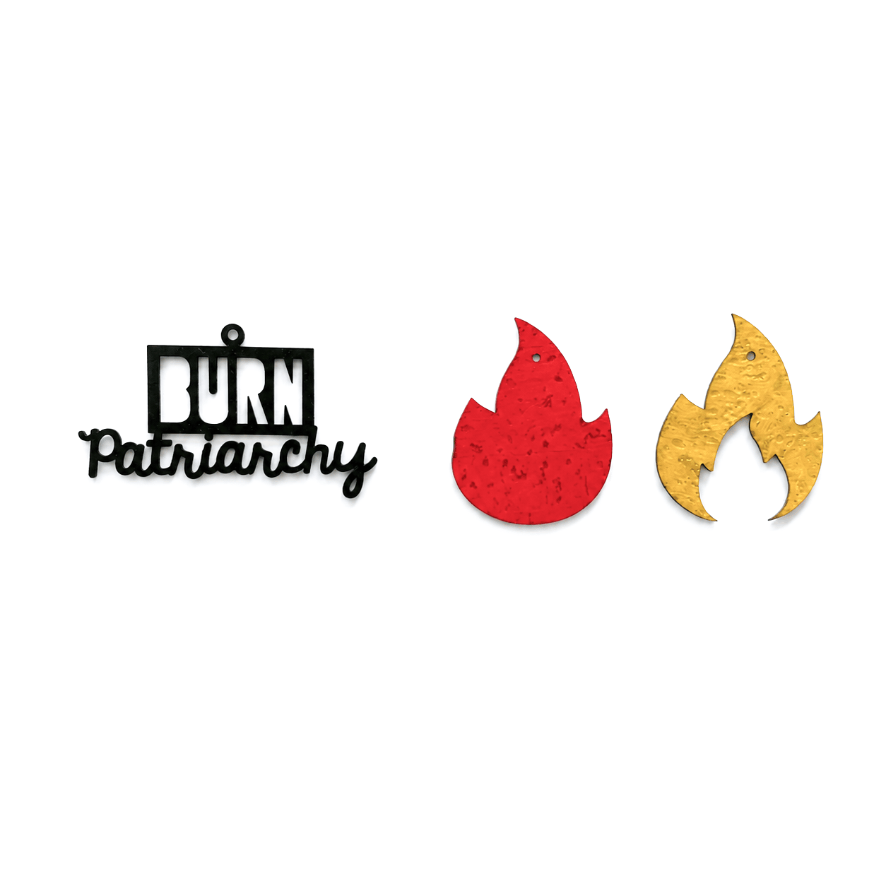 Breloques dépareillées Burn Patriarchy — message liège noir, flamme rouge et flamme jaune compatibles créoles Matcha Bijoux