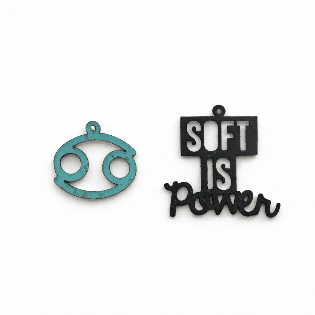 Breloques signe astrologique Cancer avec message Soft is power, pour boucles d’oreilles dépareillées Matcha