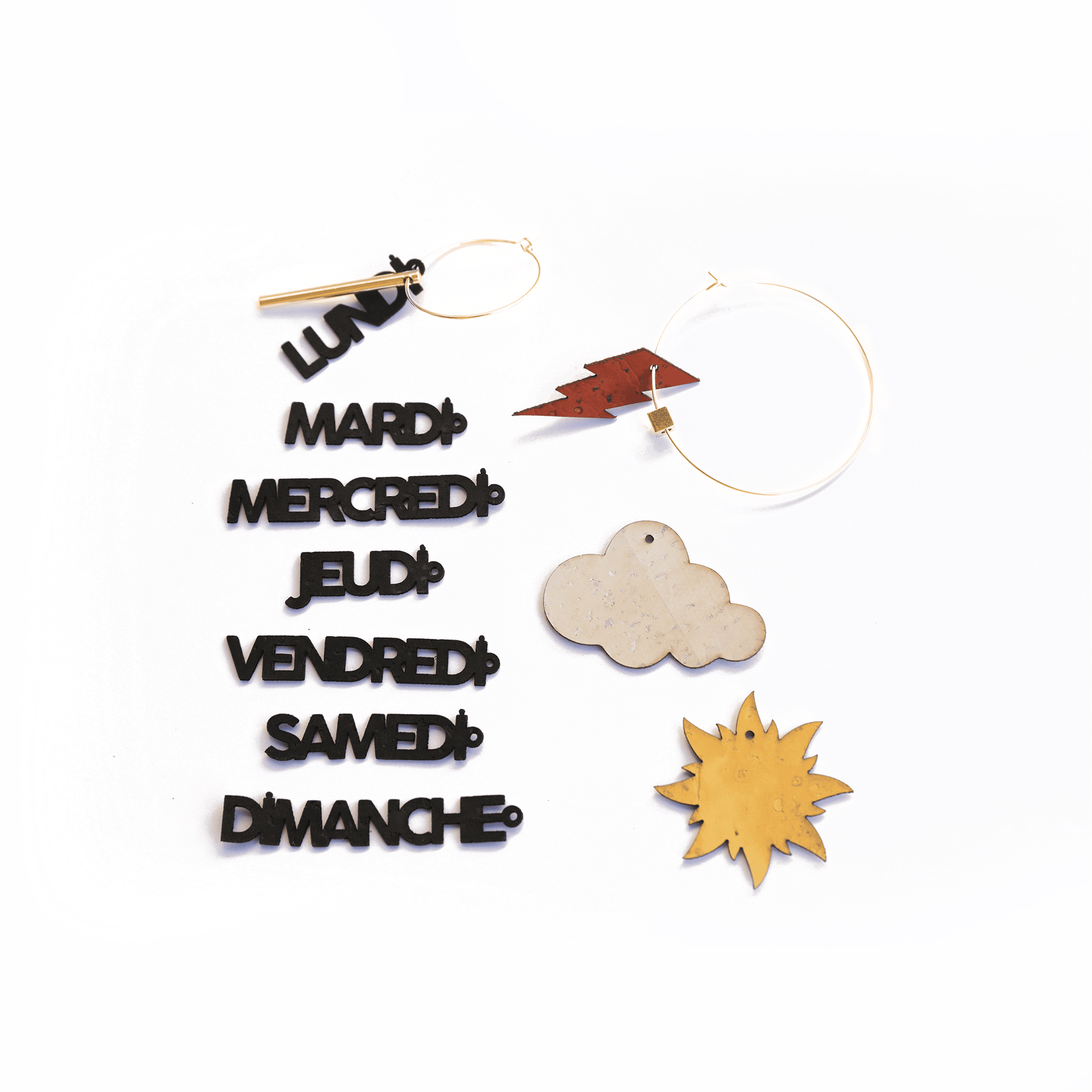 Coffret Mood du jour Glam doré – boucles d'oreilles dépareillées avec breloques jours de la semaine et charms – Matcha Bijoux