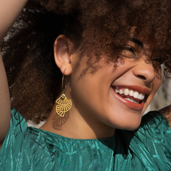 Créoles "Pénélope et Javier" Jaunes - Boucles d'Oreilles Dépareillées et Lumineuses jaunes

