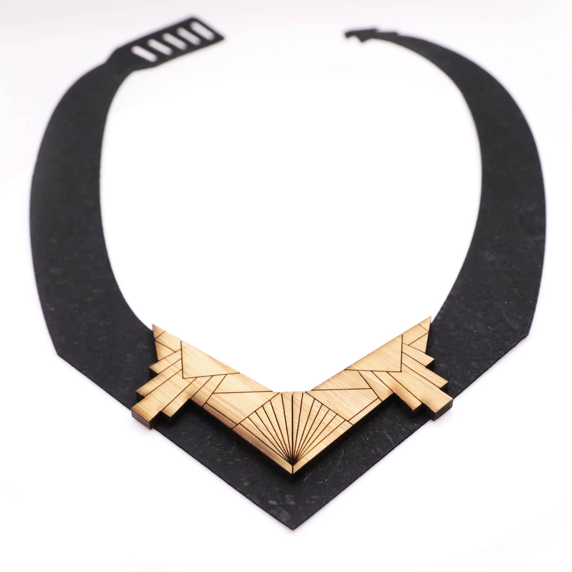 COLLIER3_WHITE_BACKGROUND_LT.jpg